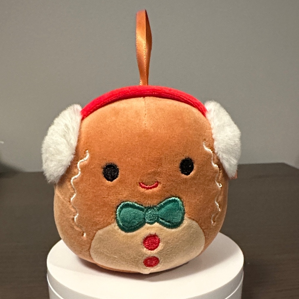 Squishmallows Gingerbread with Earmuffs - Picture 1 of 9